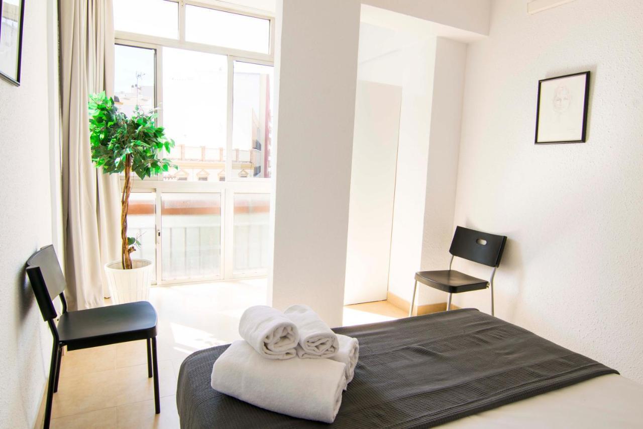 Letmalaga Economy Compas Apartment ภายนอก รูปภาพ